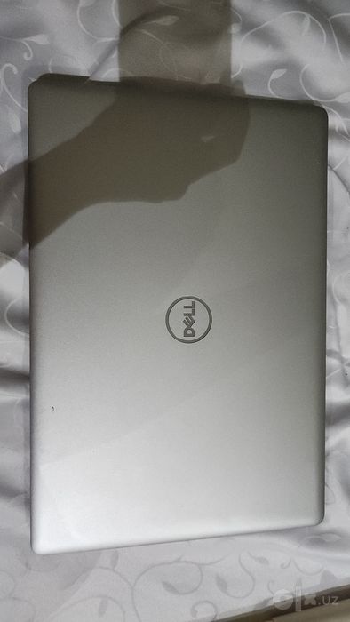 Ноутбук компьютер Inspiron 3581