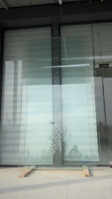 Ойне ( стекло ) сотилади Холати зур эни 140 буйи 290 2 дона бор