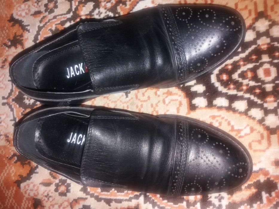 Туфли кожаные для мальчика продам