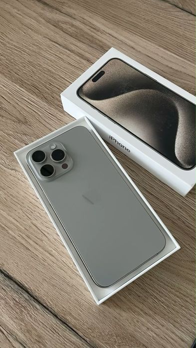 Продам Айфон 15 про мах 1 трб срочно