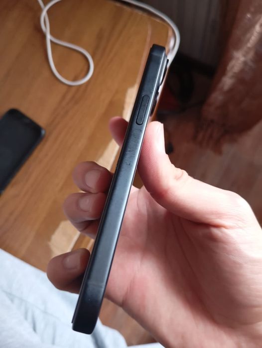 Айфон 15 ёмкость 93%