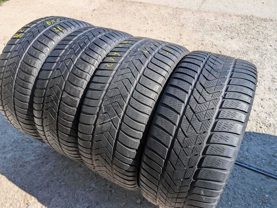 SET 4 Anvelope Iarna 225/45 R18 + 255/40 R18 Pirelli Sottozero 3 99V Runflat RSC (BMW, Mercedes) | Pret/buc