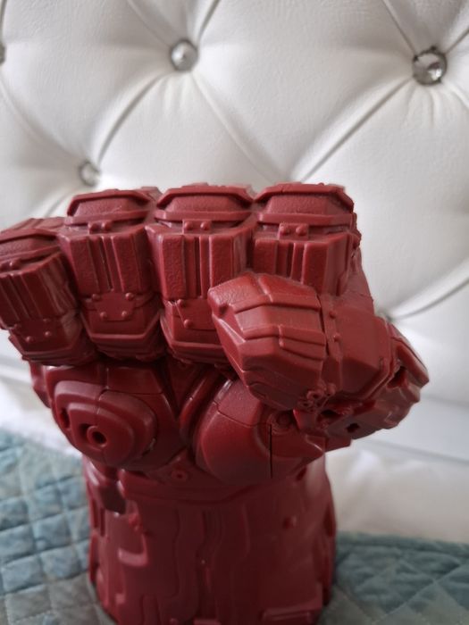 Продаём перчатку таноса