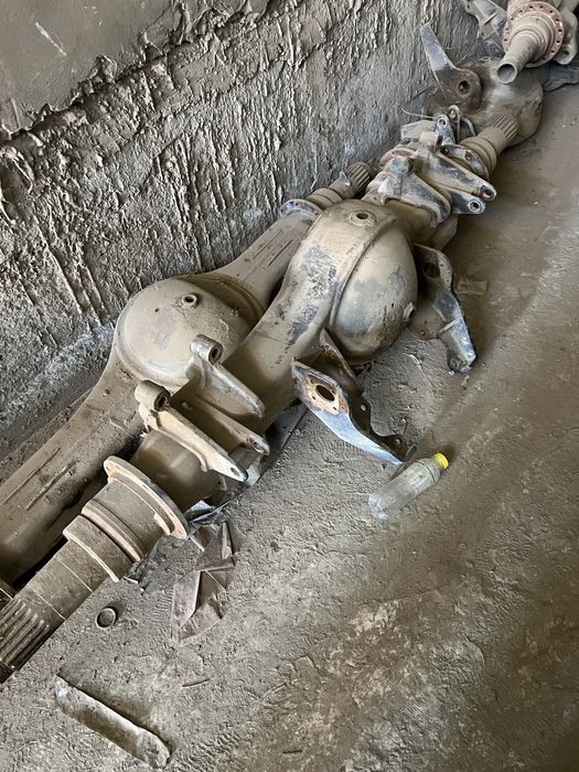 Картер заднего моста( задний мост )