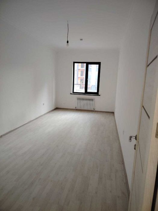 сотилади 4хонали квартира Янгихаёт тумани