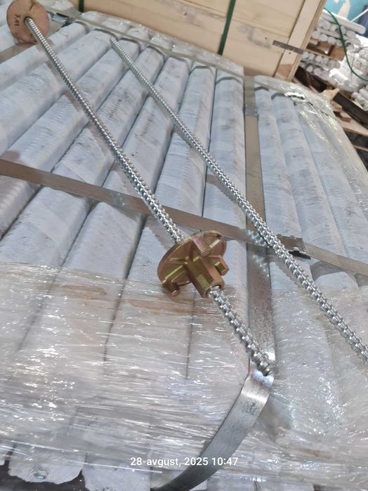 Опалубка. Оцинкованный Стяжной винт с гайками. Тайрот.