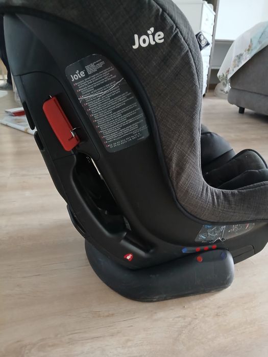 Продам автокресло Joie