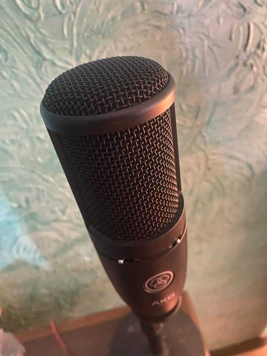 Микрофон AKG P120