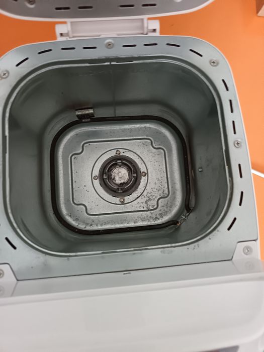 Хлебопечь в отличном состоянии.