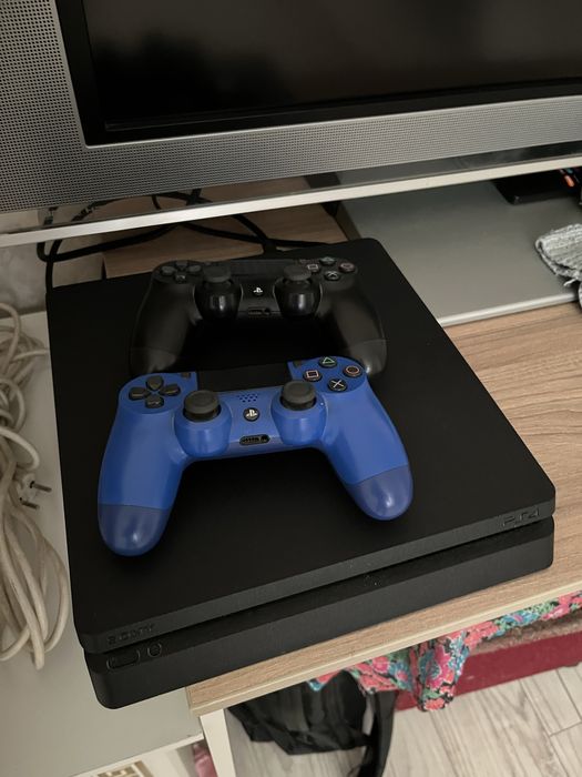 PS4 slim 2 геймпада