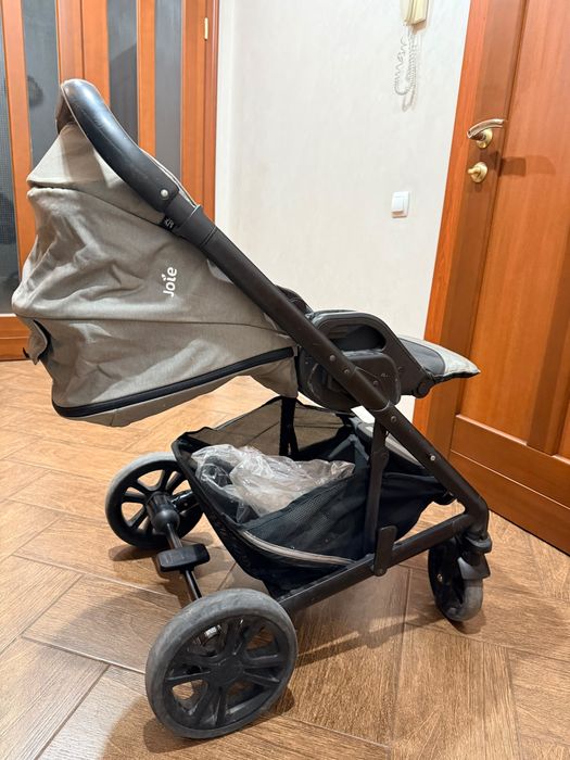 Продам детскую коляску JOIE