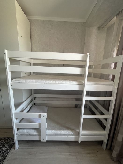 Детская двухярусная кровать