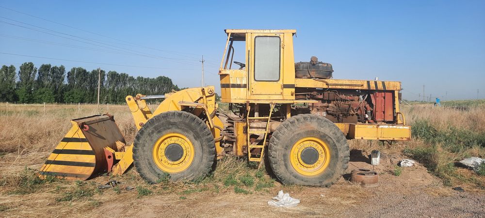 Фронтальный погрузчик  TO-18 2.5 куб