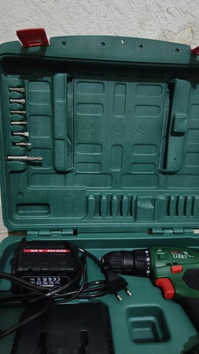 Продам шуруповерт аккумуляторный
