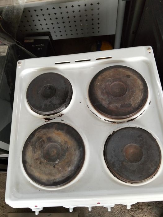 Электрическая плита.