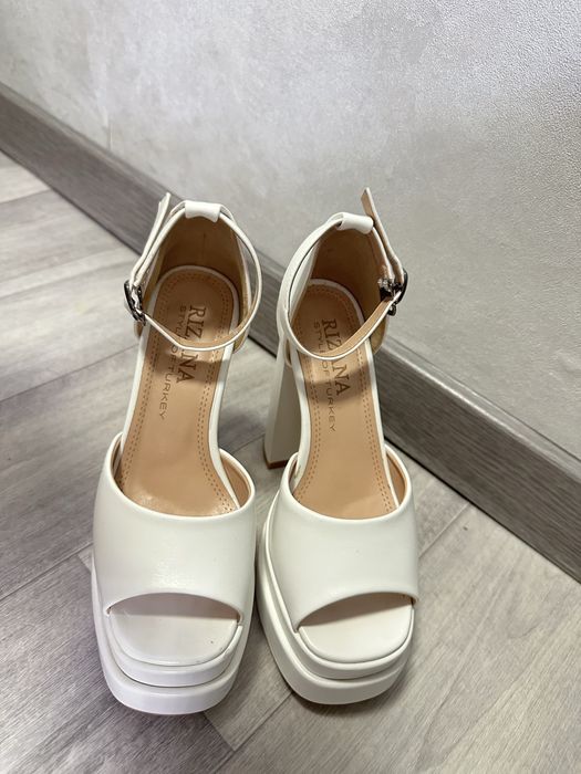 Продам туфли 35р