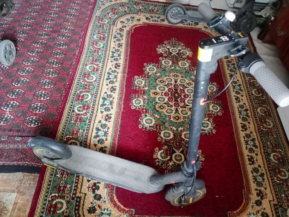 Электросамокат E-SCOOTER MAX G30