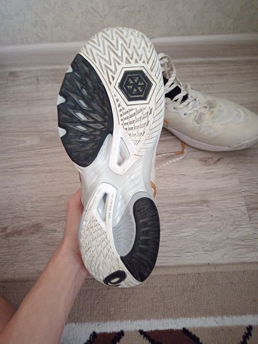 Асикс метарайс белые