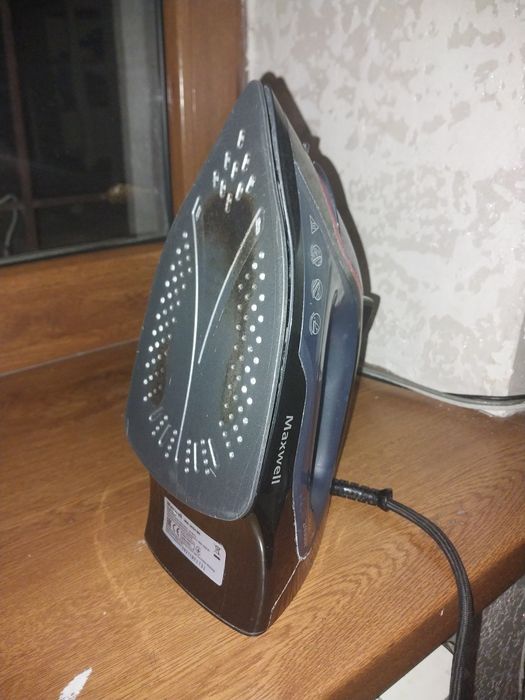 Утюг электрический Maxwell