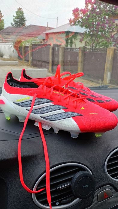 Ghete fotbal diferite modele