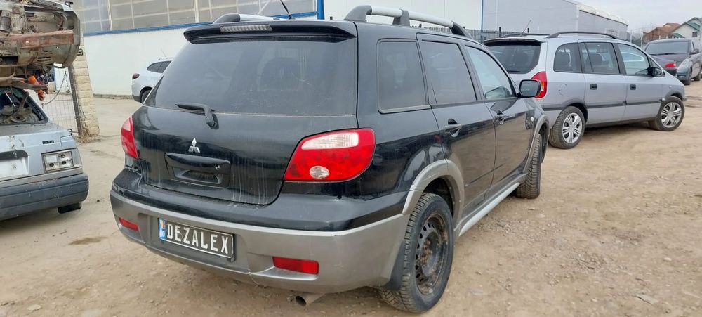 Dezmembrari Mitsubishi Outlander 2003 / 2.4 benzina 4x4