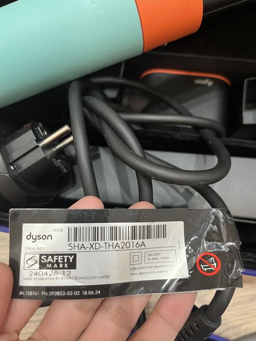 Фен dyson airwrap продам!!