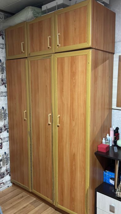 Мебель шкаф и диван