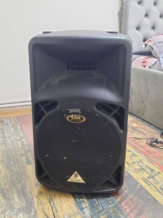 Boxa behringer 400watts processor controlled