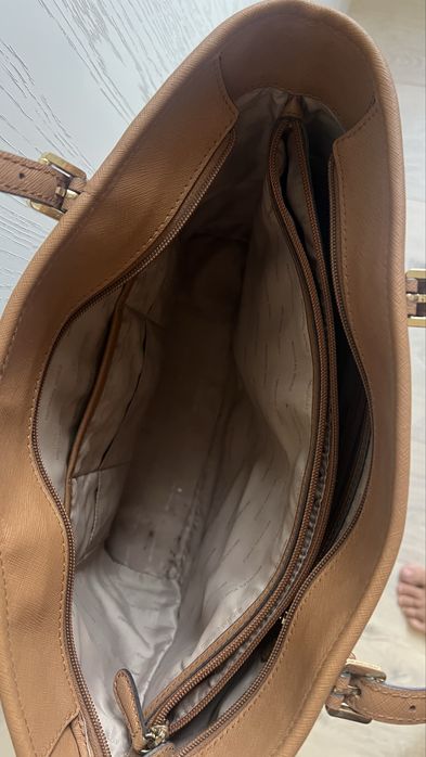 Продам сумку Michael kors оригинал