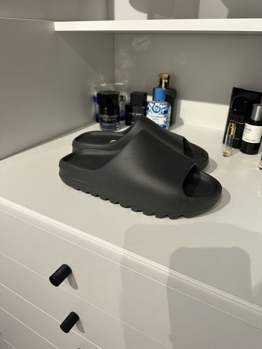 Yeezy slides Originali 43 noi