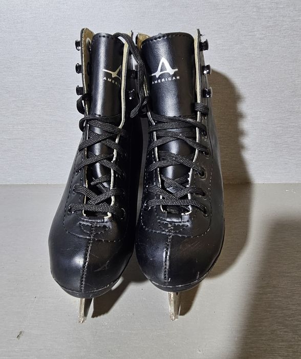 Patine 3004 gheata    patinaj artistic  American  marime 28   (18,5    cm lungime interioara).