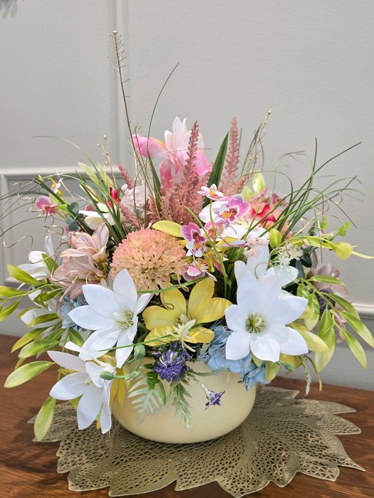 Decoratiune din flori artificiale real touch