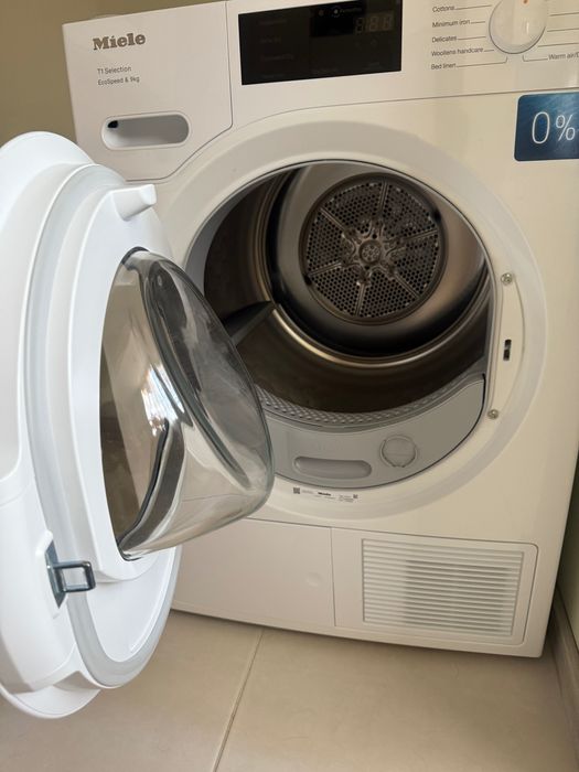 Продавам Сушилня Miele