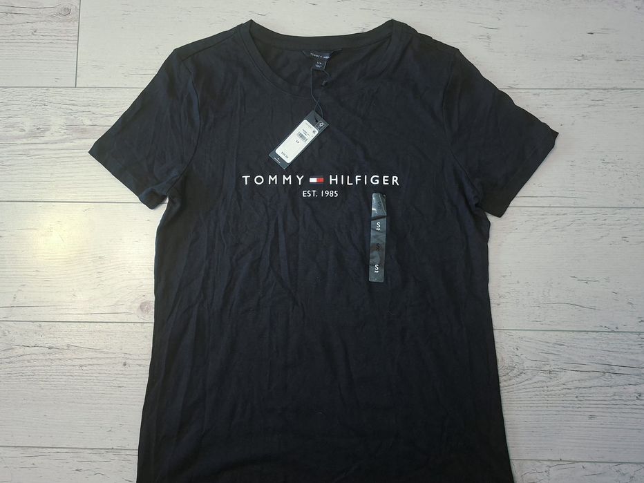 Tommy Hilfiger-Ориг. Дамска тениска Нова!!!