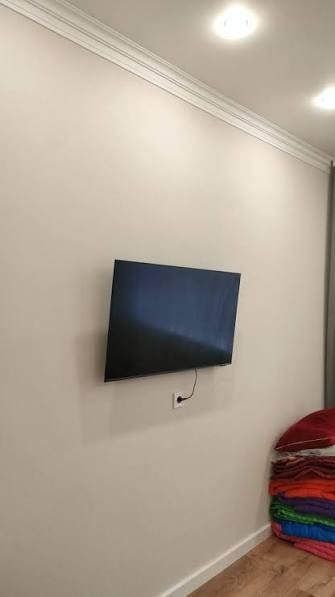 Установка телевизоров на стена