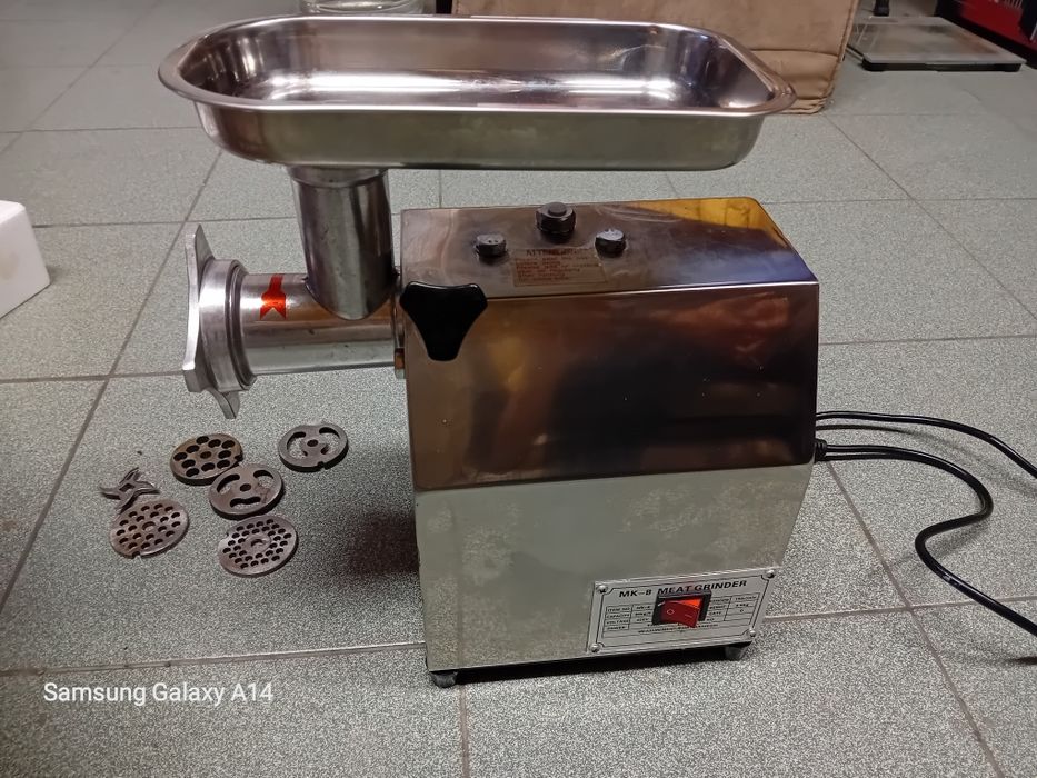 Машина за месо МК-8  500W