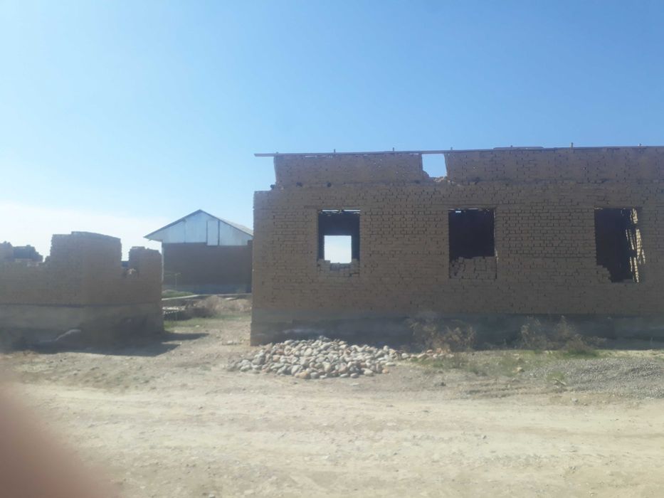 Er uchastkasi sotiladi