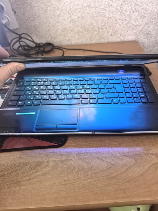 Ноутбук продам срочно
