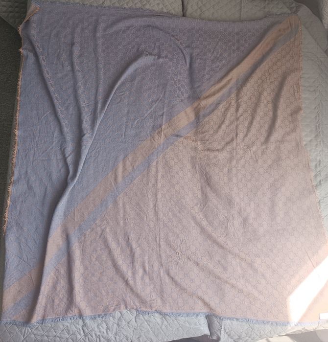 Gucci шал 140x140