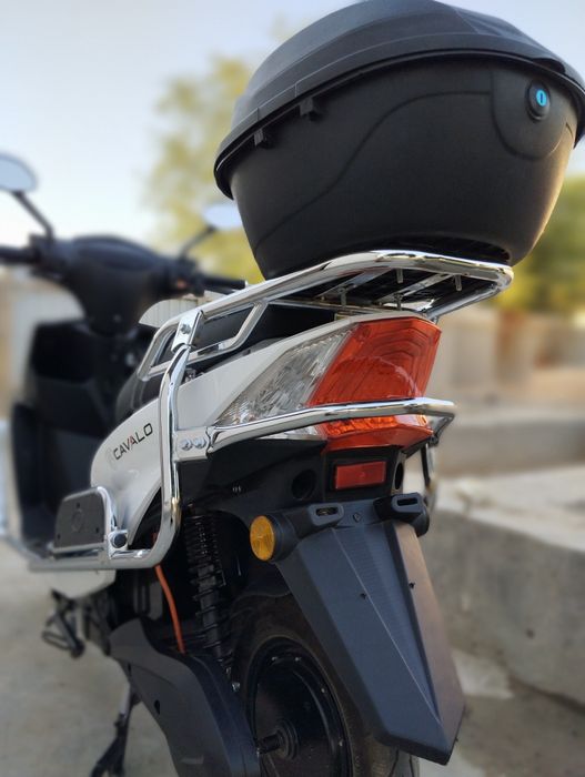 Elektron sukuter Cavolo