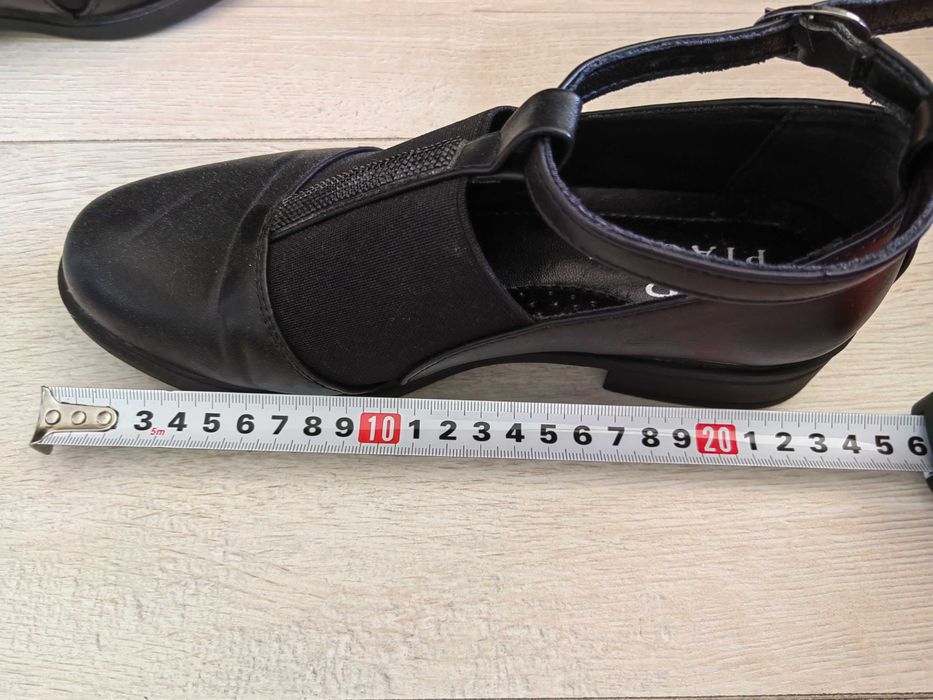 Дамски обувки с нисък ток