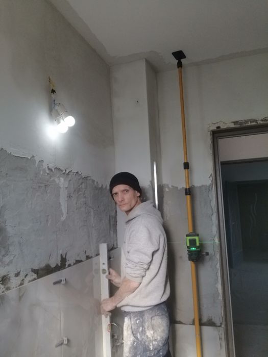 Persoana fizica execut lucrări de amenajări interioare