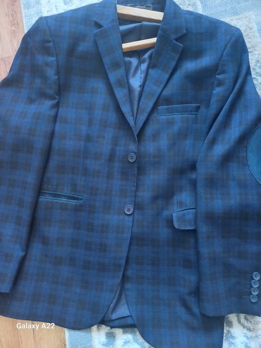 Пиджаки и пальто срочно продаю