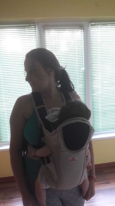 Кенгуро бежаво с черно функционално + лепенки и колани