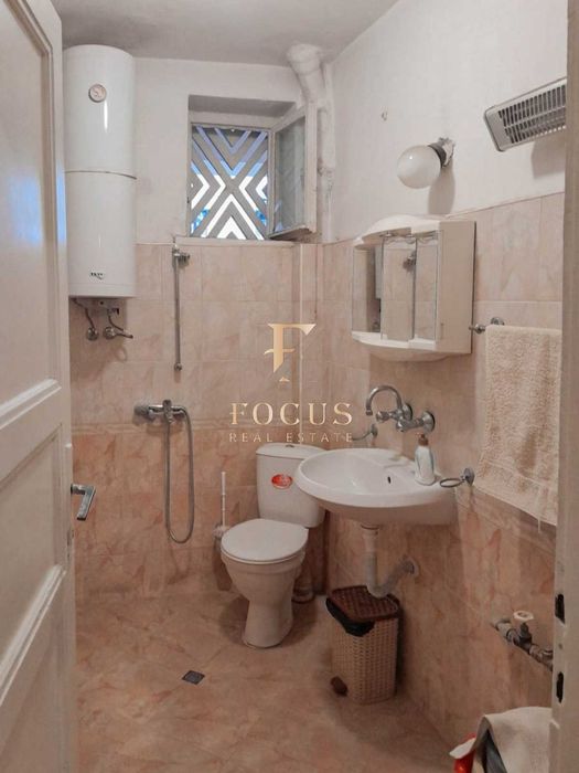 Продава се Двустаен апартамент в Пловдив, Център - 75 кв.м за 2134 €/кв.м - Снимка #3