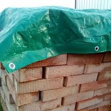 Тент из тарпаулина.