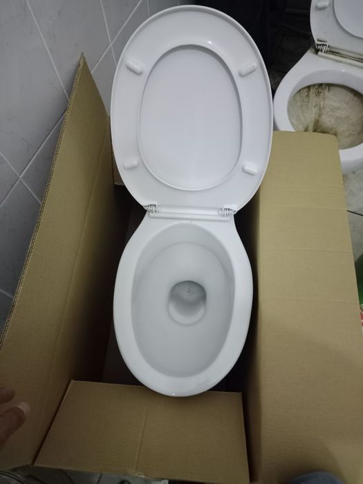 Продам унитаз б/у. В хорошем состоянии.