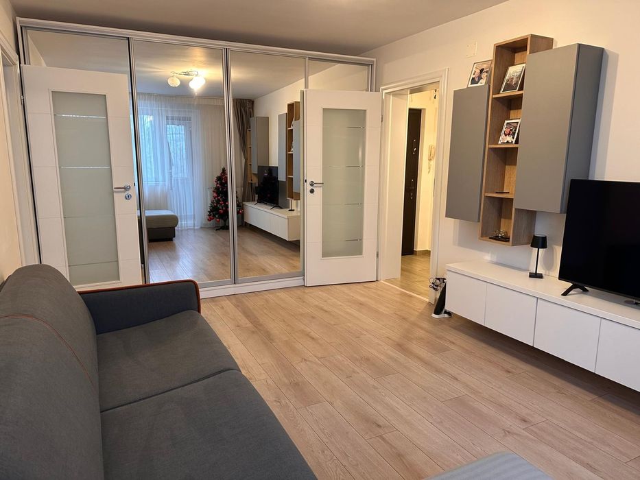 Vand apartament 2 camere decomandat
