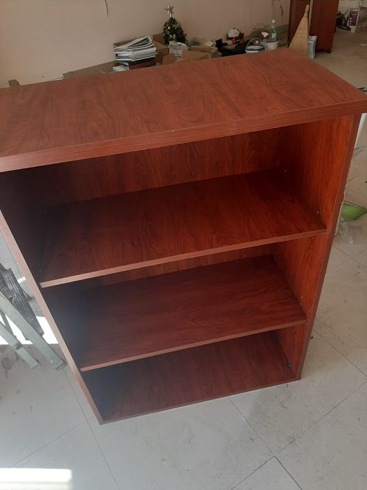 Офис мебели от четири части