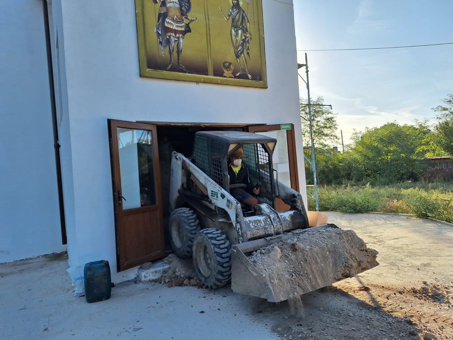 Bobcat de inchiriat nisip pietriș moloz